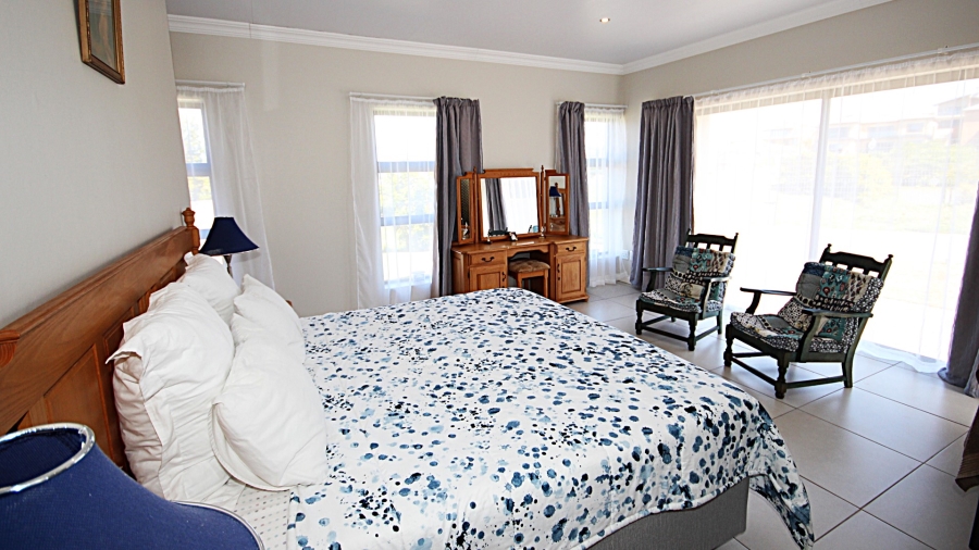 4 Bedroom Property for Sale in Monte Christo Western Cape